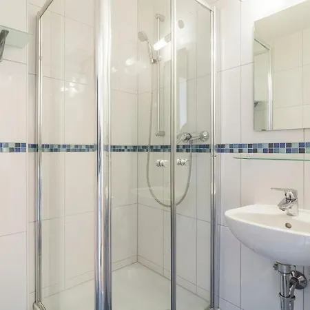3 Bed 2 Bath Apt Apartment