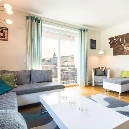 Apartment 3 Bed 2 Bath Apt